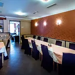 Vendégház Lux Panzió Szarvas