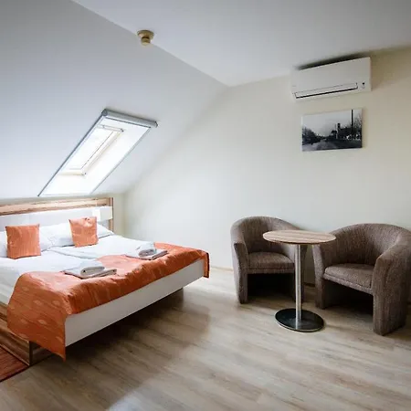 Lux Panzio Konukevi 4*