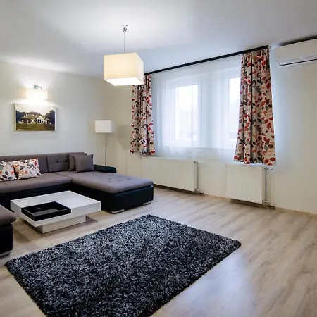 Lux Panzio Guest house Szarvas