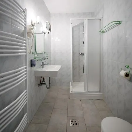 Lux Panzio 4*